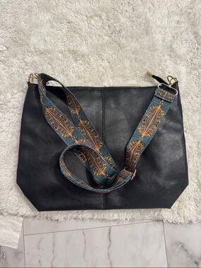 Vegan PU Leather  Women’s Cross Body HoboBag/Tote w/ Adjustable Shoulder Strap